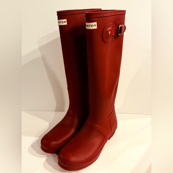 Hunter Women's Bold Red Rain Boots - Picture 4 of 12
